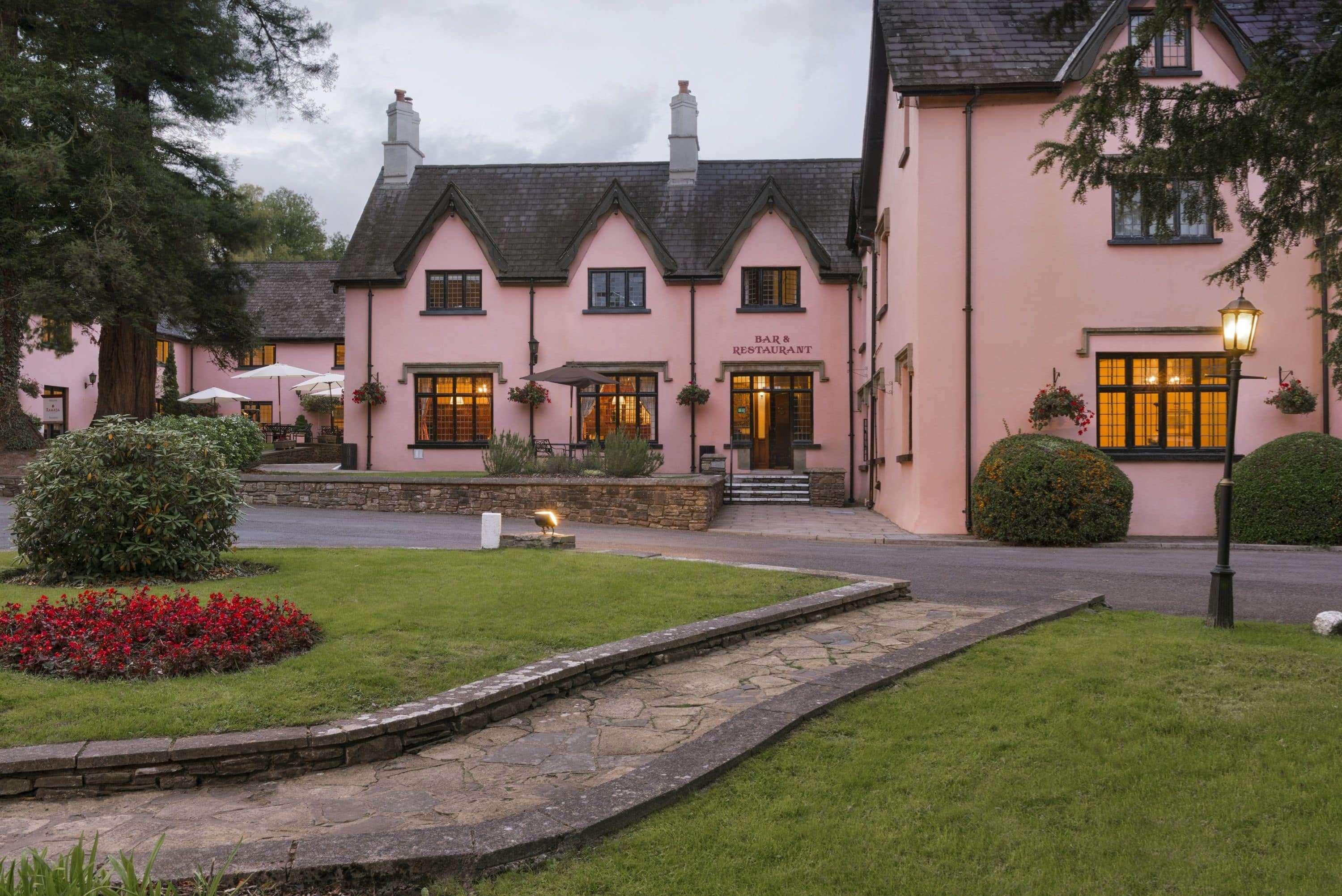 Cwrt Bleddyn Hotel & Spa Usk Exterior foto