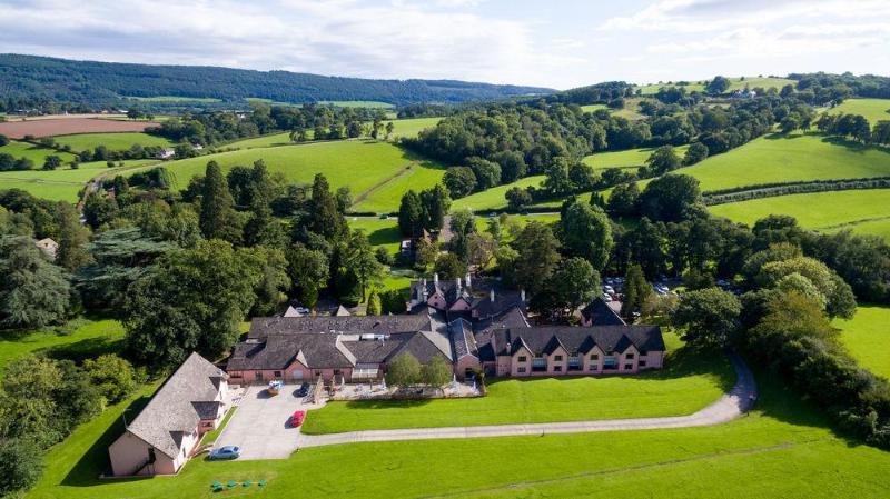 Cwrt Bleddyn Hotel & Spa Usk Exterior foto