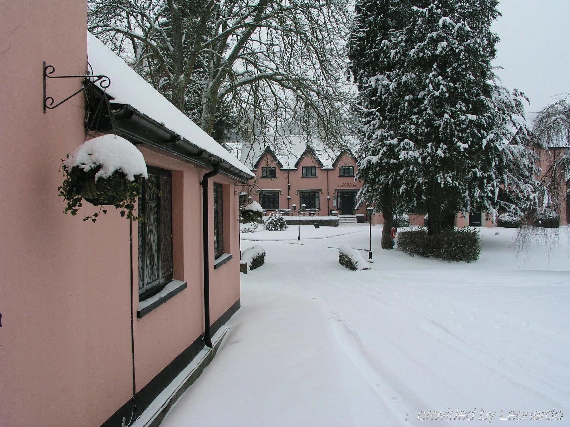 Cwrt Bleddyn Hotel & Spa Usk Exterior foto