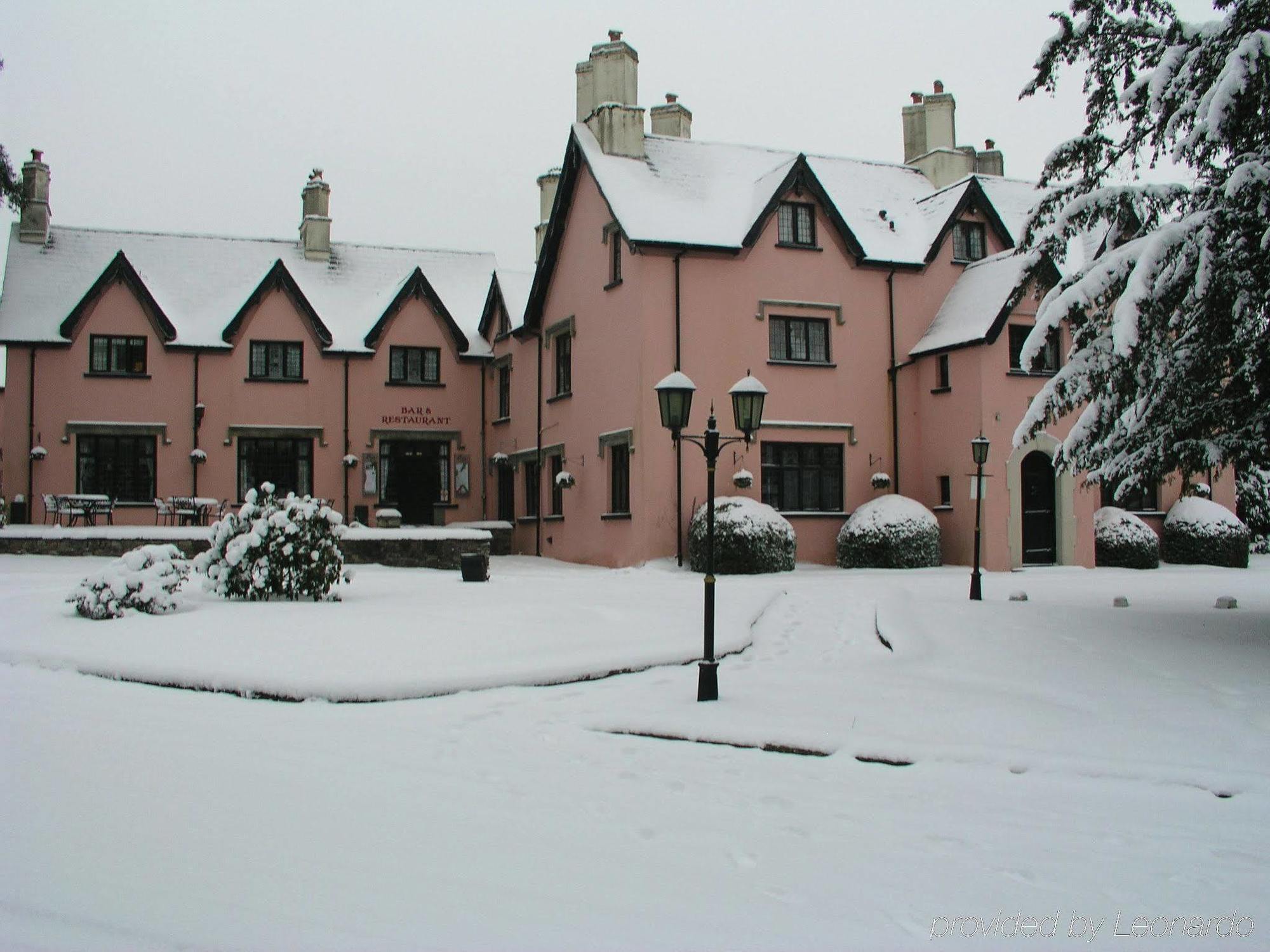 Cwrt Bleddyn Hotel & Spa Usk Exterior foto